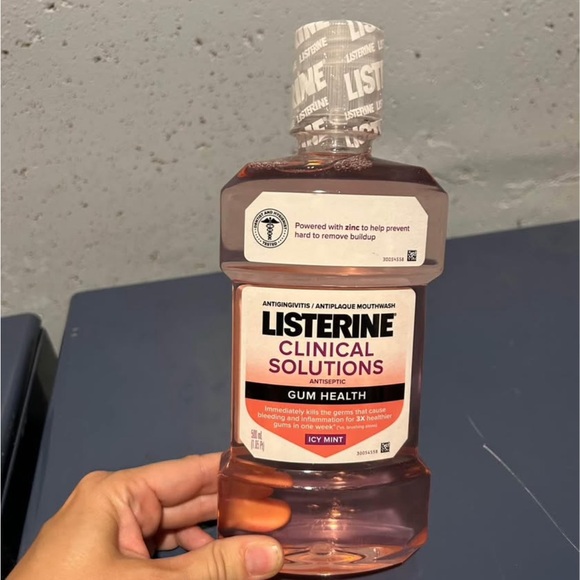 New crest listerine mouthwash and toothpaste bundle!! - Picture 5 of 5